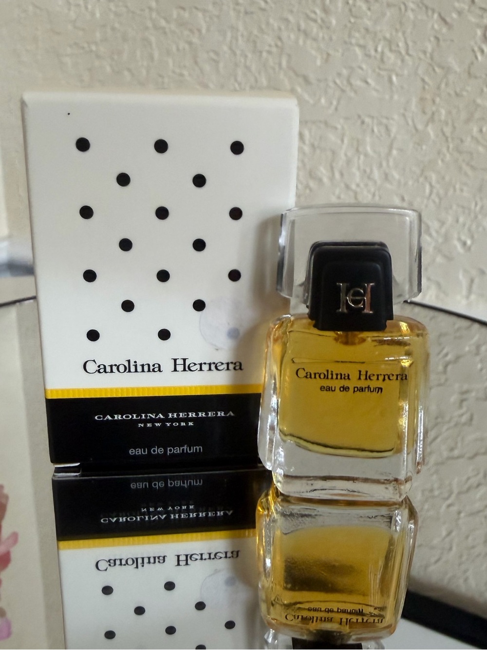 Carolina Herrera Eau de Parfum Classic Edition Travel Size 4ml Dabber NIB
